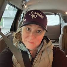 I know I'm really annoying talking about how much I love my partner but I  need y'all to understand. I"ve never been loved like this. We were watching  scary movies last night