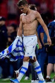 Martin odegaard is a norwegian professional football player. Martin Odegaard The Norwegian Footballer Steps Up Martin Odegaard Soccer Guys Football Boys