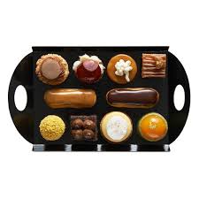 Coffret De 10 Fours Laurent Duchene Patissier Meilleur Ouvrier De France Et Chocolatier A Paris Sweet Desserts French Pastries Mousse Cake
