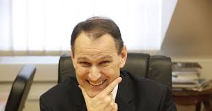 Státní vyznamenání získá i Erik Best. Zeman ho ocení za kritiku Bakaly