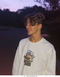 The eboy haircut starts with longer length hair on top and a shorter cut on the sides. Eboy Haircut 15 Best Curtains Hairstyles 2021 Full Guide