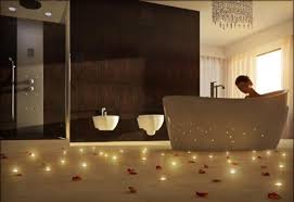Wählen sie aus illustrationen zum thema badewanne schaum von istock. 24 Ideen Fur Rosenbad Und Romantische Atmosphare Zum Valentinstag