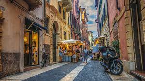 The beautiful town of verona, northern italy, has been a tourist destination for years, with goethe and mozart naming it as a holiday hotspot. Verona Tipps Fur Einen Gelungenen Stadtetrip Urlaubsguru