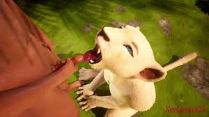 Kiraはワイルドライフからの幸運な男のワイルドセックスをファックします