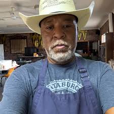 I'm thinking I may start wearing a hat! What do you think?! When in TEXAS!  @acmawards #acmawards