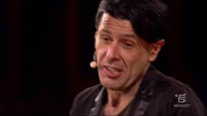 Il senso della Music' è tutta nelle cover: le esibizioni-evento nobilitano  un talk deludente