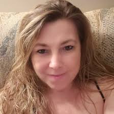 FOR SALE Sewing machine cabinet with drawers. Don't think sewing machine  works. $50