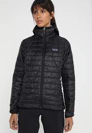 On the surface, patagonia's nano air hoody is a simple insulated jacket, but it excels in three main areas. Patagonia Nano Puff Hoody Outdoorjacke Black Schwarz Zalando De