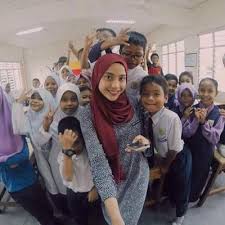 Mural bertemakan negaraku satu malaysia mendapat naib johan dalam pertandingan anjuran kementerian pendidikan yang disertai sekolah ini. Foto Cikgu Cikgu Cantik Di Sekolah 2018