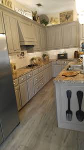 Nice 75 Awesome Kitchen Cabinetry Design Ideas Https Homeideas Co 7698 75 Awe Decorating Above Kitchen Cabinets Kitchen Cabinets Decor Above Kitchen Cabinets