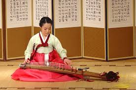 Bahkan sejak duduk di bangku sekolah dasar (sd), masyarakat. Alat Musik Petik Tradisional Korea Bobo