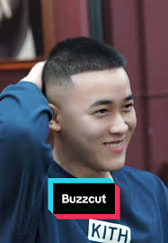 Buzzcut ဆံပင်ပုံစံ မျက်နှာဝိုင်း
