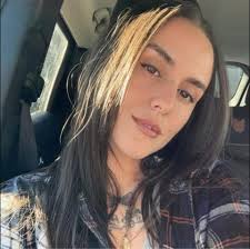 Has anyone talked about Sara from LIB 8? She was a favorite from the start.  I thought she was naturally pretty and seemed very smart. What do you all  think?