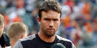 Orioles' J.J. Hardy takes batting practice