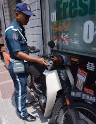 Saman dbkl bernilai rm2000, dbkl saman lah kalau lain lori you saman, dbkl brani ka saman, kontinjen bermotorsikal trafik warden dbkl, dbkl saman penjaja berlesen di uptown danau kota, tawaran bayaran saman dbkl tidak berjaya, tunggakan bayaran saman dbkl hampir rm1 bilion, dbkl. Dbkl Saman Discount 2016 Dino Syukl