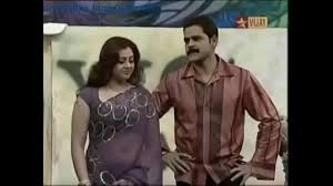 meena exhibiting her deep navel in stage - XNXX.COM