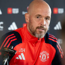 Erik Ten Hag explota tras la derrota ante el Liverpool: "Después del City  somos los que más títulos tenemos"