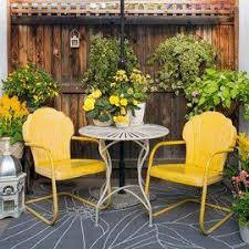 Retro Style Metal Lawn Chairs Are Peak Nostalgia And Just What Your Patio Needs In 2020 Clean Outdoor Furniture Backyard Decor Outdoor Furniture Ideas Backyards