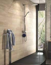 Photo gallery for salle de bain noir et beige. Salle De Bain Beige Et Noir Avec Douche L Italienne Carrelage Mur Imitation Bois 13 Sur La Cat Gorie Fenetre Dans Douche Amenagement Douche Douche Italienne
