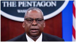 Austin returns to Walter Reed for apparent medical issue, transfers duties