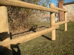 Esempio Di Staccionata In Rovere Staccionata Rovere Oak Recinto Pali Recinzioni In Legno Giardino Recinzioni