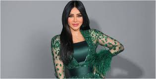 الإعلامية السعودية لجين عمران إنها بحاجة شديدة إلى حب ينتشلها وإلى رجل يشعرها أنه يعتمد