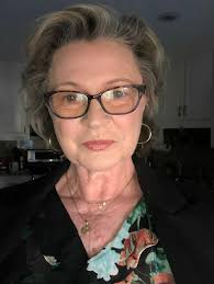 Today I turn 60. No husband, no children, no friends—but I baked the cake  myself 🥹💖