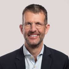 PROFESSOR DR. OLIVER ZUGMAIER