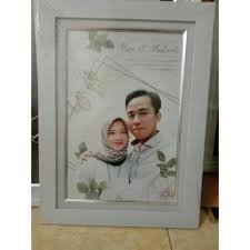 Ada pula bingkai natural dengan tema pemandangan alam. Jasa Desain Foto Digital Untuk Kado Ultah Anniversary Wedding Orang Tersayang Dll Bingkai Shopee Indonesia