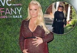 I am working really hard right now, she told the publication. Jessica Simpson Lost 100 Pounds In 6 Months Since Giving Birth