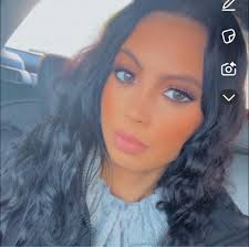 Dear group, could someone please help me and place a round mirror