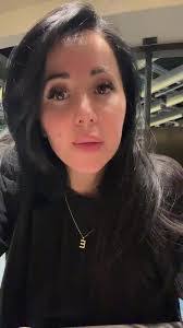 Elena Courtney's Instagram, Twitter & Facebook