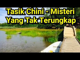 Dato' mustapha maarof, latifah omar, siput sarawak and others. Naga Tasik Chini 1966