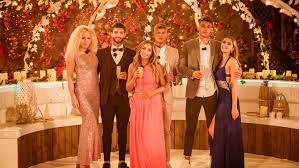 A year after coming in second place on their season of love island, alex bowen, 28, and olivia buckland, 26, got engaged.olivia then went on to appear in an episode of say yes to the dress and the. Love Island Heisse Flirts Wahre Liebe Rtlzwei