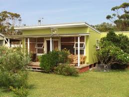 25 Crookhaven Currarong Nsw Accommodation Retro Beach House Beach House Exterior Beach Cottage Style