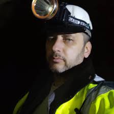 fenix 8 AMOLED. Over a week of battery life, no matter the size.