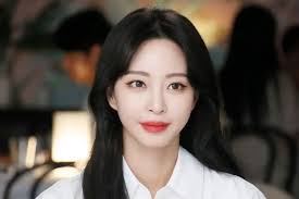 Han Ye Seul Announces She's Officially Married To Non-Celebrity Boyfriend