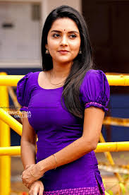 Mahima Nambiar Photos In Madhura Raja Movie 1 Mahima nambiar wearing a black kancheevaram silk with zari and colorful woven thread border, paired with.