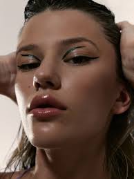 Sydney Geiger's Instagram, Twitter & Facebook