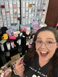 Giftaways live tonight, who's excited?