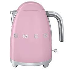 The smeg variable tempreature kettle allows you to choose from a number of options between 50° and 100°c to customise the water temperature, creating the perfect cup of tea. We Re Obsessed With This Smeg Kettle The Outlet