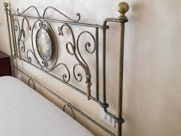 Come fare per acquistare un letto ferro battuto della migliore qualità ad un prezzo scontato? Letto Azalea Matrimoniale Letti In Ferro Battuto Arte E Stile