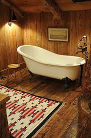La Baignoire Sabot Est Un Bijou Pour Votre Salle De Bains A Theme Baroque Baignoire Sabot Baignoire Et Salle De Bain