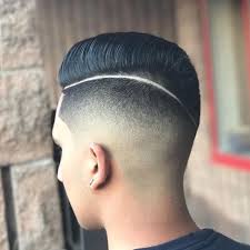 Está es un técnica fácil para los principiantes que le gusta la barbería. Cortes Raya