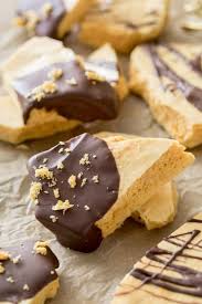 How To Make Honeycomb Candy This Recipe Requires Only A Few Simple Ingredients And Steps Candyrecipe Christm Honeycomb Recipe Honeycomb Candy Candy Recipes