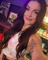 Roxanne Gill's Instagram, Twitter & Facebook