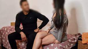 Profesora Cogiendo Con Su Alumno Latino En Su Despacho Gemidos Calientes 