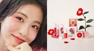 Foto tahunan tema maskulin :. Tema Bunga Camellia Jadikan Mekap Lihat Koleksi Tahunan Innisfree Baru Ini Remaja