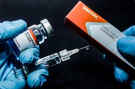 A coronavac é a nova esperança do brasil para conter o avanço da pandemia do novo coronavírus.a vacina foi desenvolvida pela empresa chinesa sinovac biotech e será testada em 9.000 pessoas no brasil por meio de uma parceria com o instituto butantan. Sao Paulo Considers Application Of A Single Dose Of Coronavac Olhar Digital