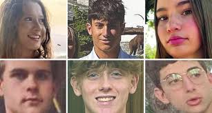 Il Santuario della Madonna Nera del Sacro Monte di Viggiano, risalente al  Trecento, si trova a 1725 metri di altitudine. È un luogo di grande fascino  naturalistico, architettonico e culturale, raggiungibile tramite